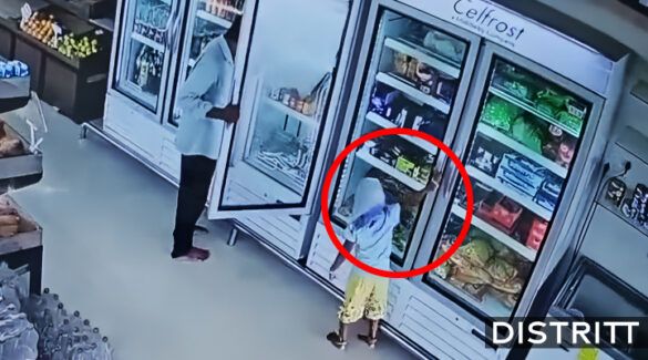 Niña muere electrocutada en refrigerador
