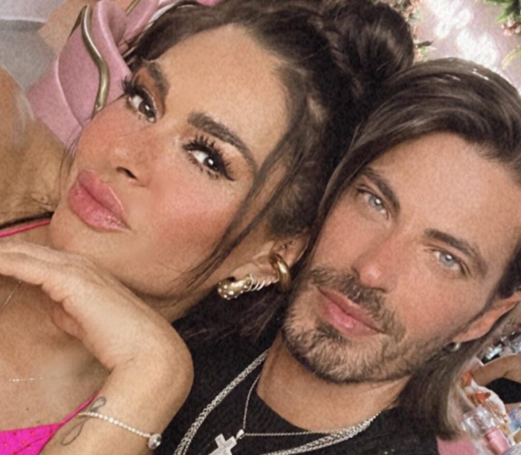 Galilea Montijo comparte foto con Isaac Moreno