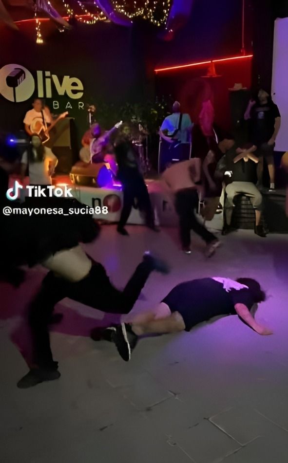 Golpe provoca que joven quede noqueado