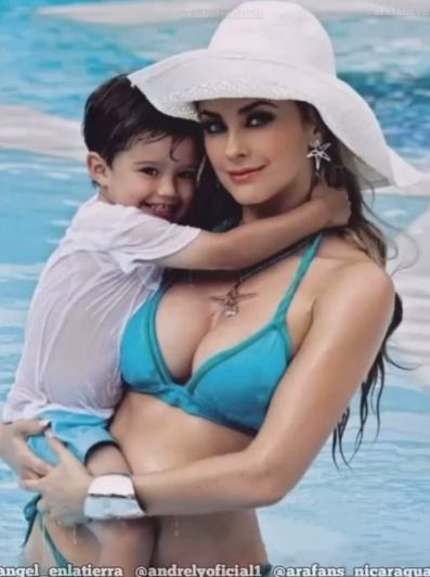 Redes felicitan al hijo de Aracely Arámbula