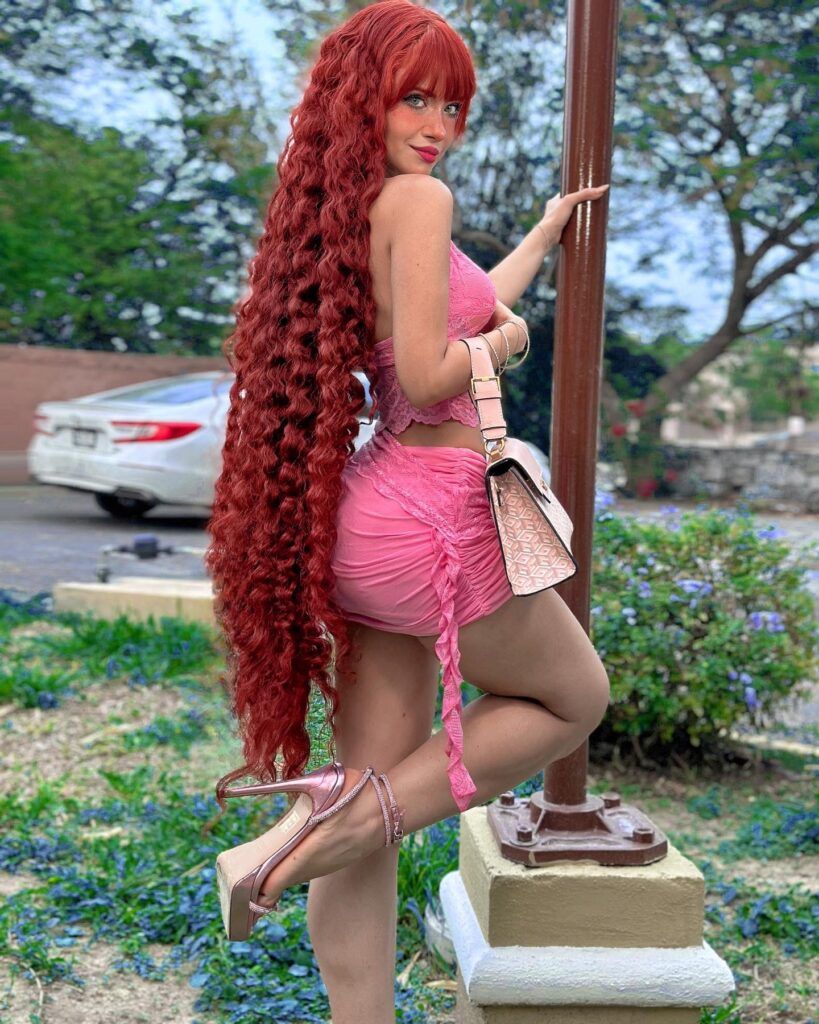 Bella Dueñas causa preocupación a fans