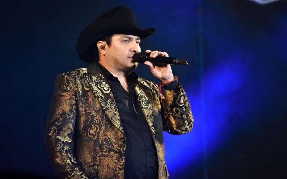 Julión Álvarez sufre presunto atentado