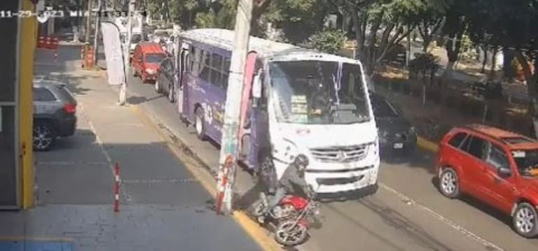 Motociclista imprudente en CDMX