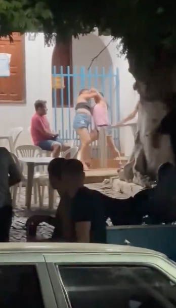 Pelea de mujeres en restaurante