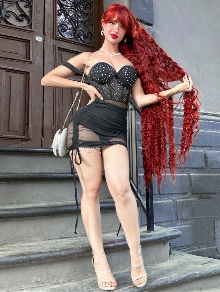 ¿A qué se dedica Bella Dueñas?