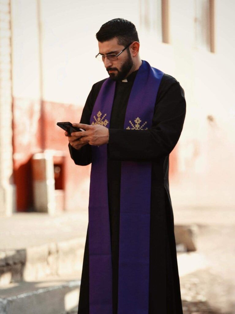 Sacerdote mexicano considera abrir su OnlyFans