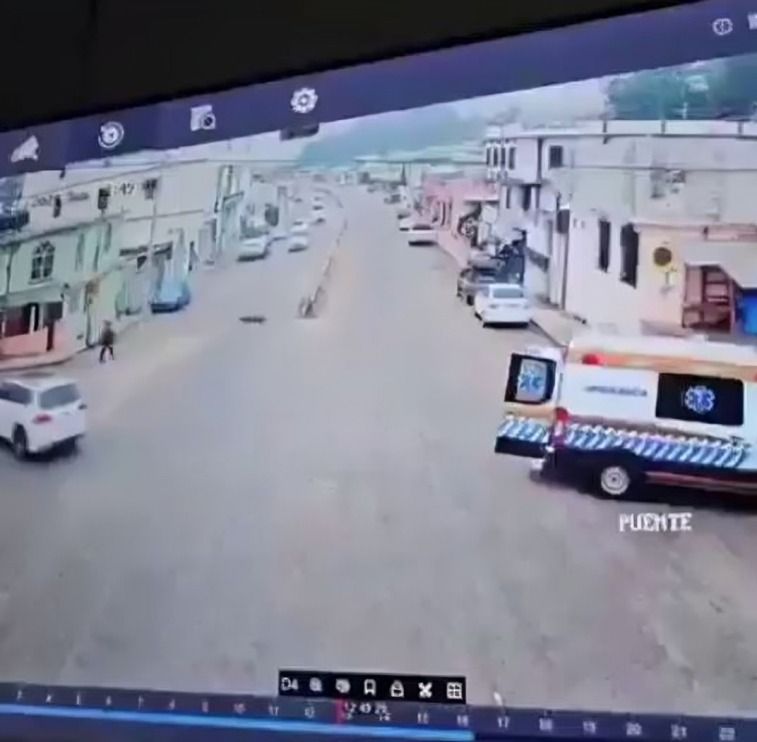 ambulancia deja caer a paciente en plena calle