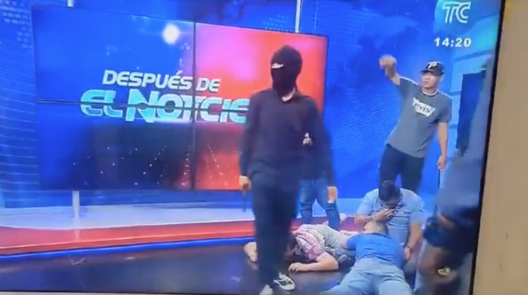 Ecuador. Hombres armados toman canal de televisión