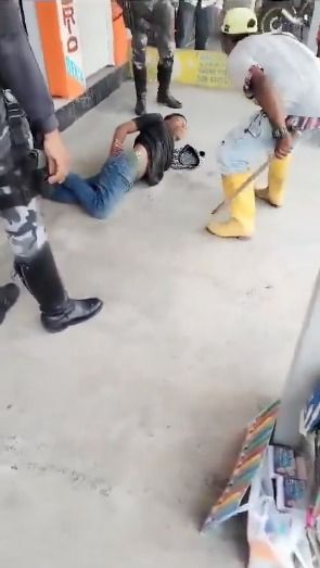 internautas reaccionan a video de padre castigando a su hijo