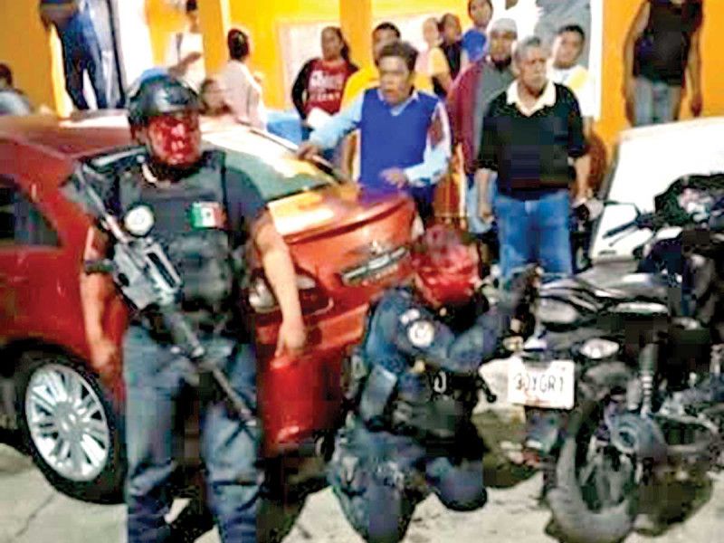 Padre acusa a policías de asesinar a su hijo