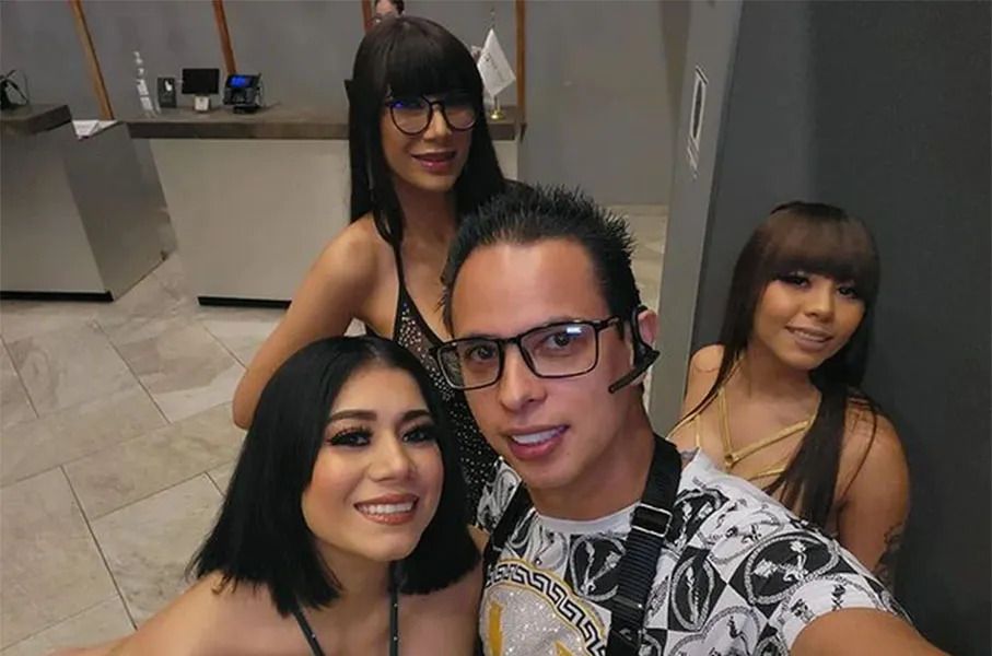 Alex Marín y sus novias