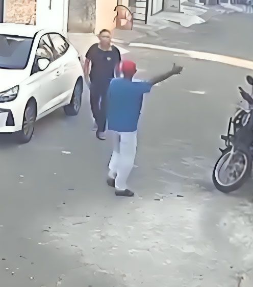 Hombre se enfrenta a otro