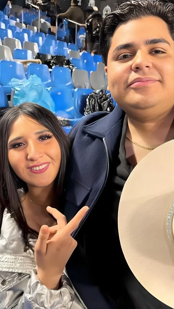 joven revela tener novia después del beso