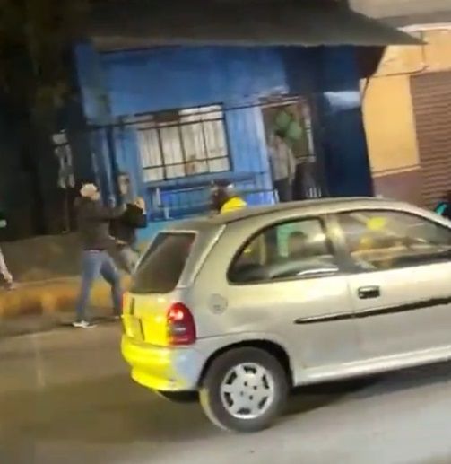 Vecinos golpean a ladrón en CDMX