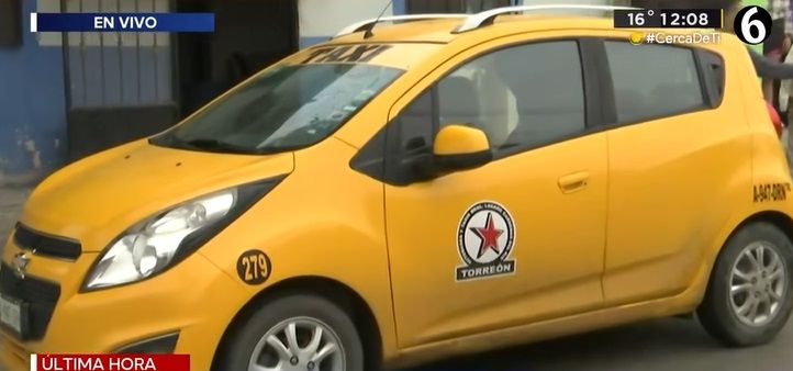 Mujer da a luz en taxi