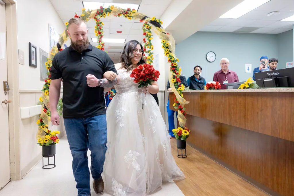 hospital planea boda para hija de papaá moribundo