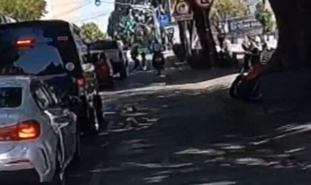 Golpean a motociclista en CDMX