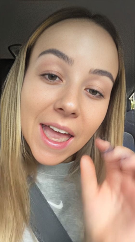 mujer revela que teníaun gusano viviendo en su ojo
