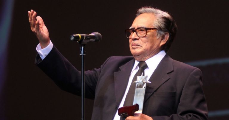 Ernesto Gómez Cruz gana premio por su actuación