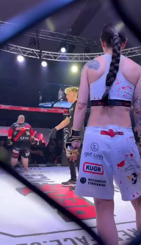 Campeona De Judo Se Noquea Sola Durante Debut En Mma Video 1467