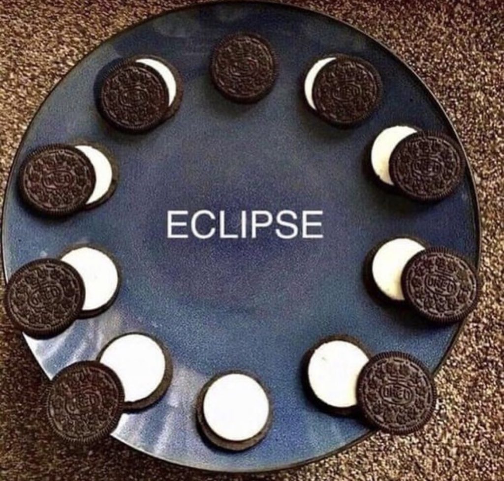 Eclipse solar 2024 con Oreo