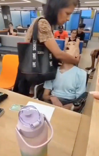 Mujer lleva cadáver de su tío al banco para préstamo
