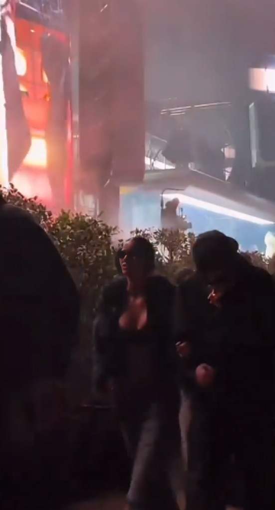Peso Pluma es vist con misteriosa mujer en Coachella