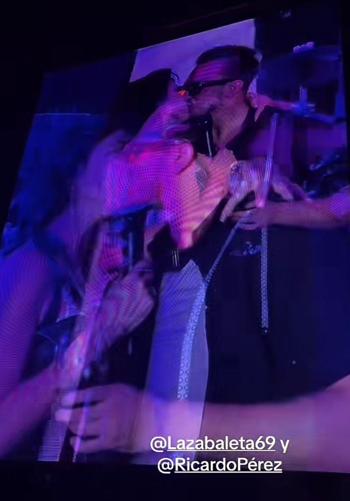 Beso de Susana Zabaleta y Ricardo Pérez 