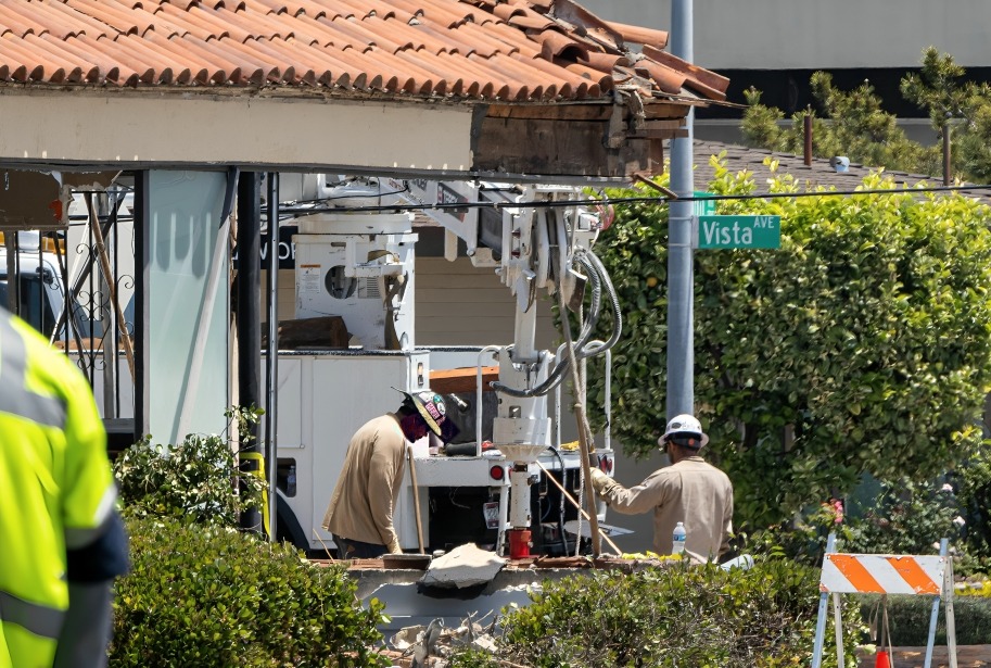 choque de tesla deja son luz a la zona