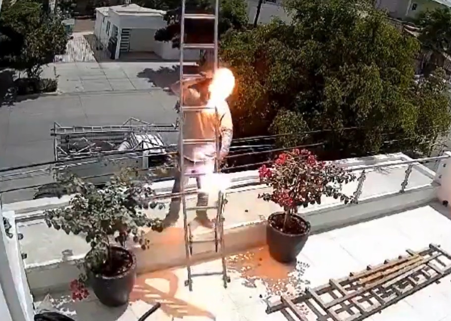 Hombre se electrocuta en azotea en Los Mochis