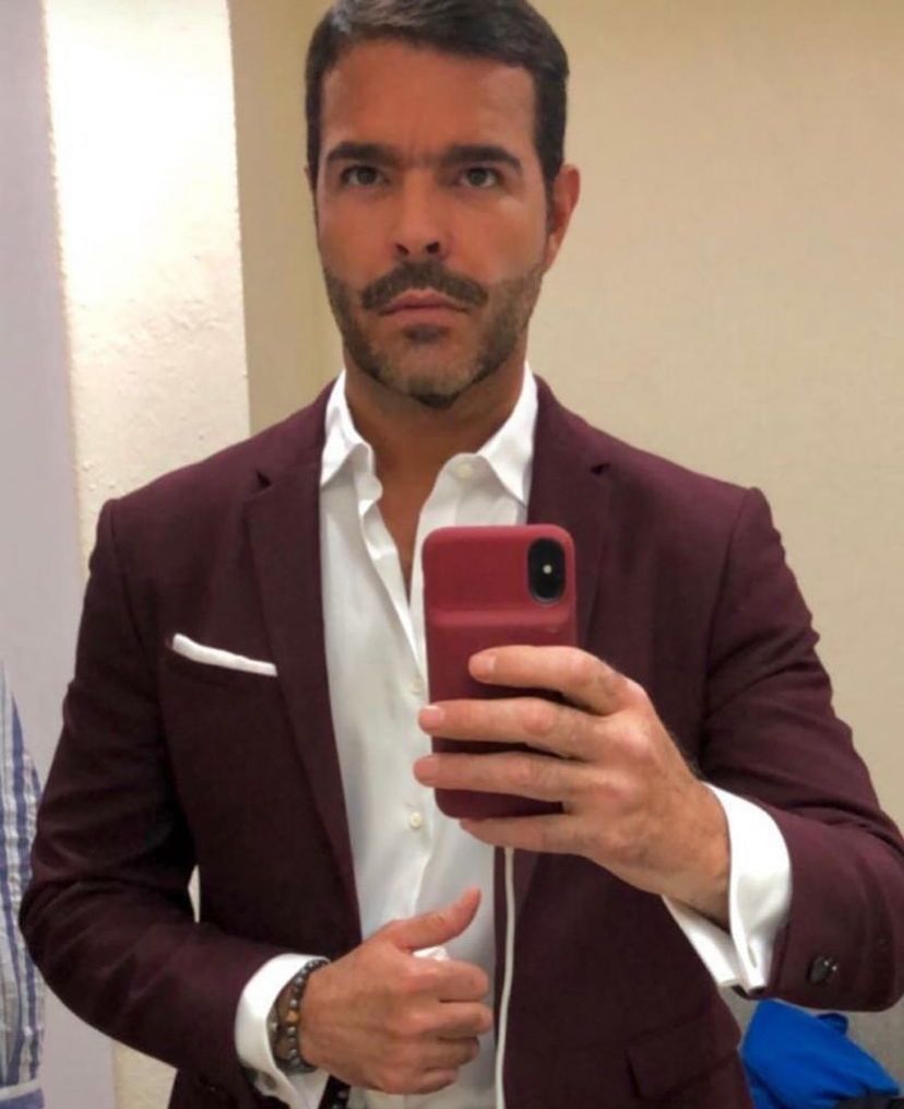 Pablo Montero se cae