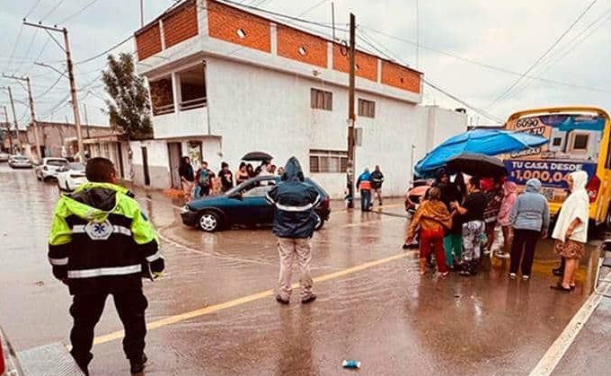 Policía detiene a chofer por atropellar a niñas