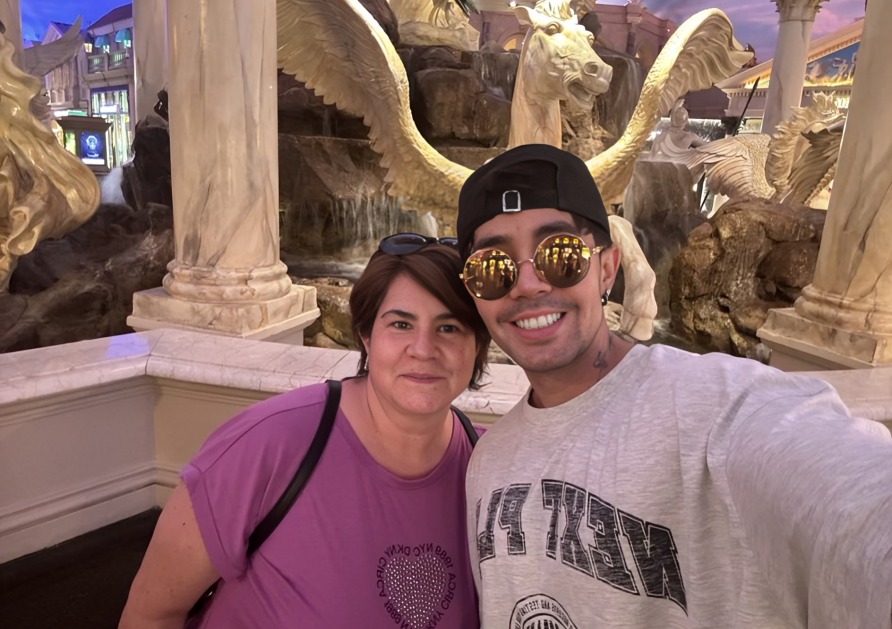 Derek Trejo y su mamá