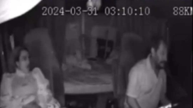 mujer fantasma viaja de copiloto de trailero