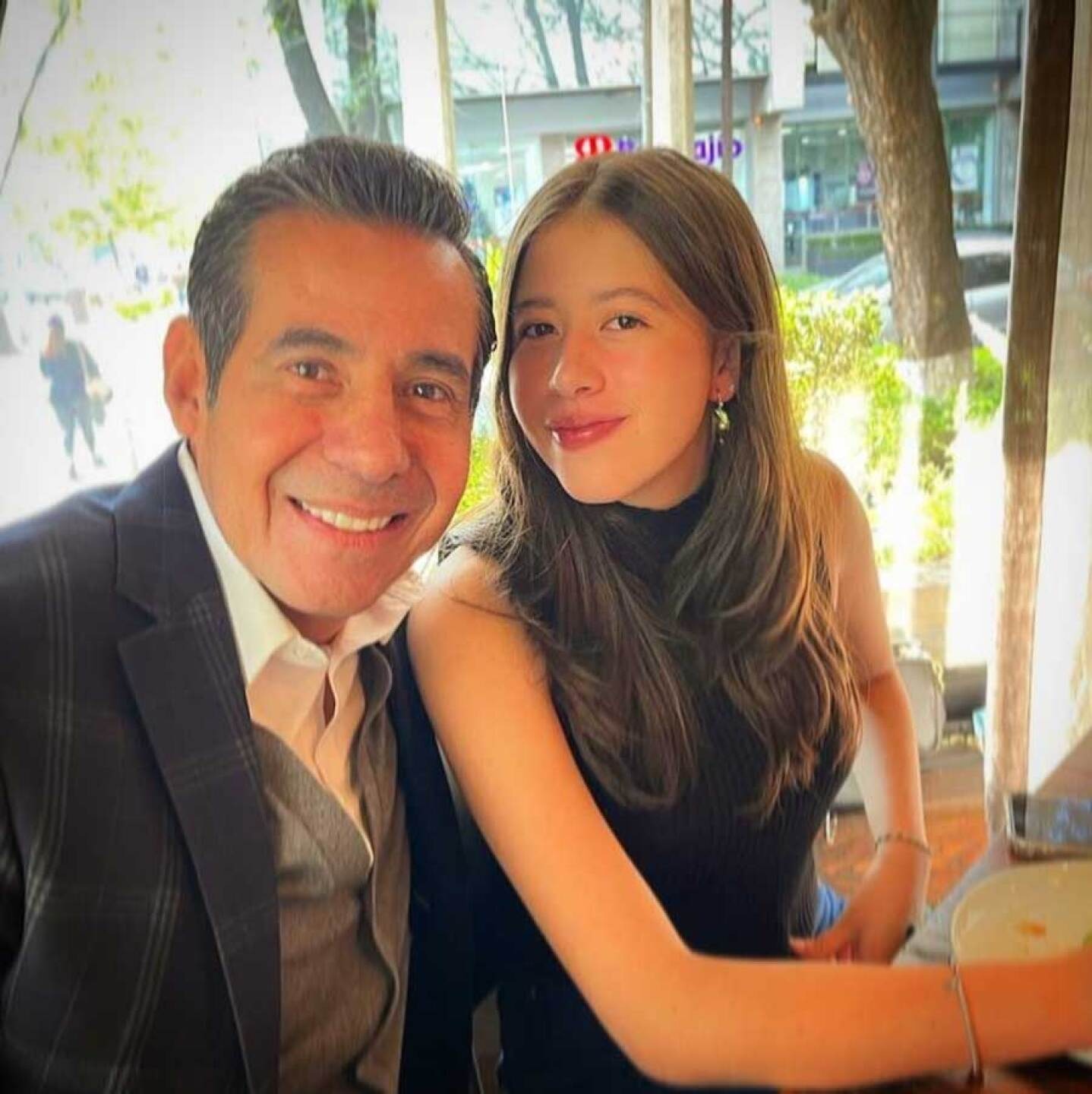 Yordi Rosado y su hija