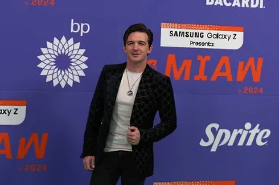 Drake Bell reacción al ver a Karely Ruiz