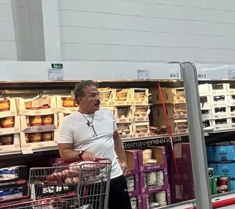 Foto de Sergio Sendel reaparece Costco