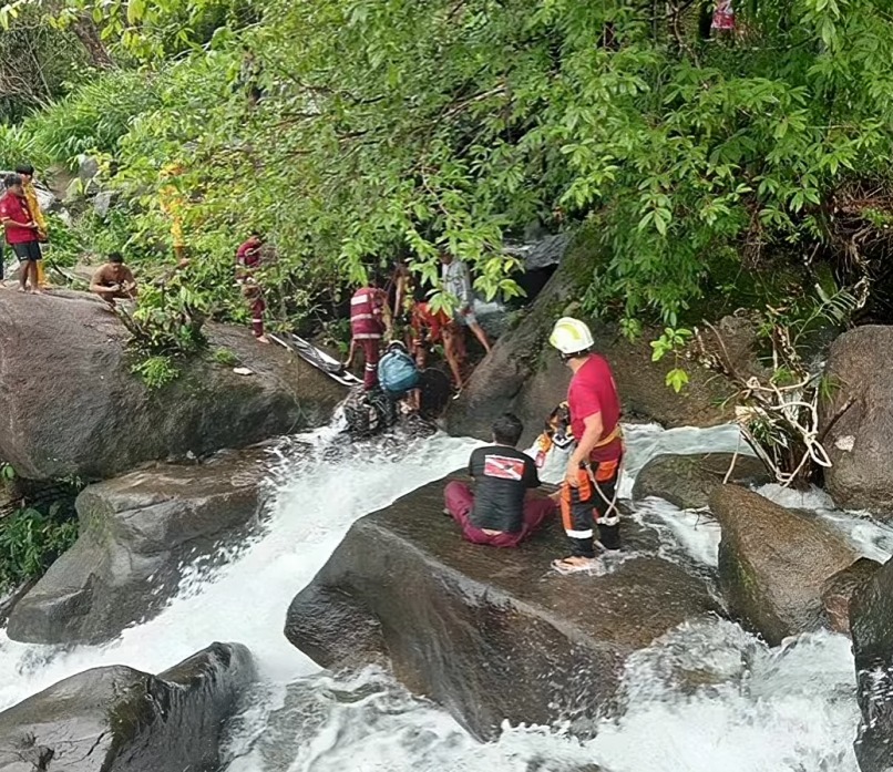 influencer cayó de cascada; intentaba tomar selfie