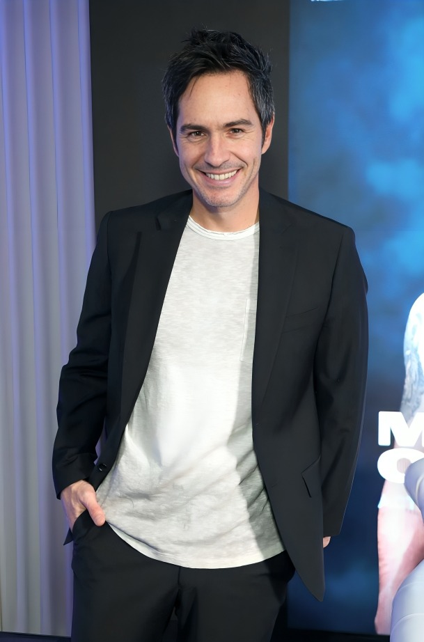 Mauricio Ochman estrena noviazgo con heredera del Dr. Simi