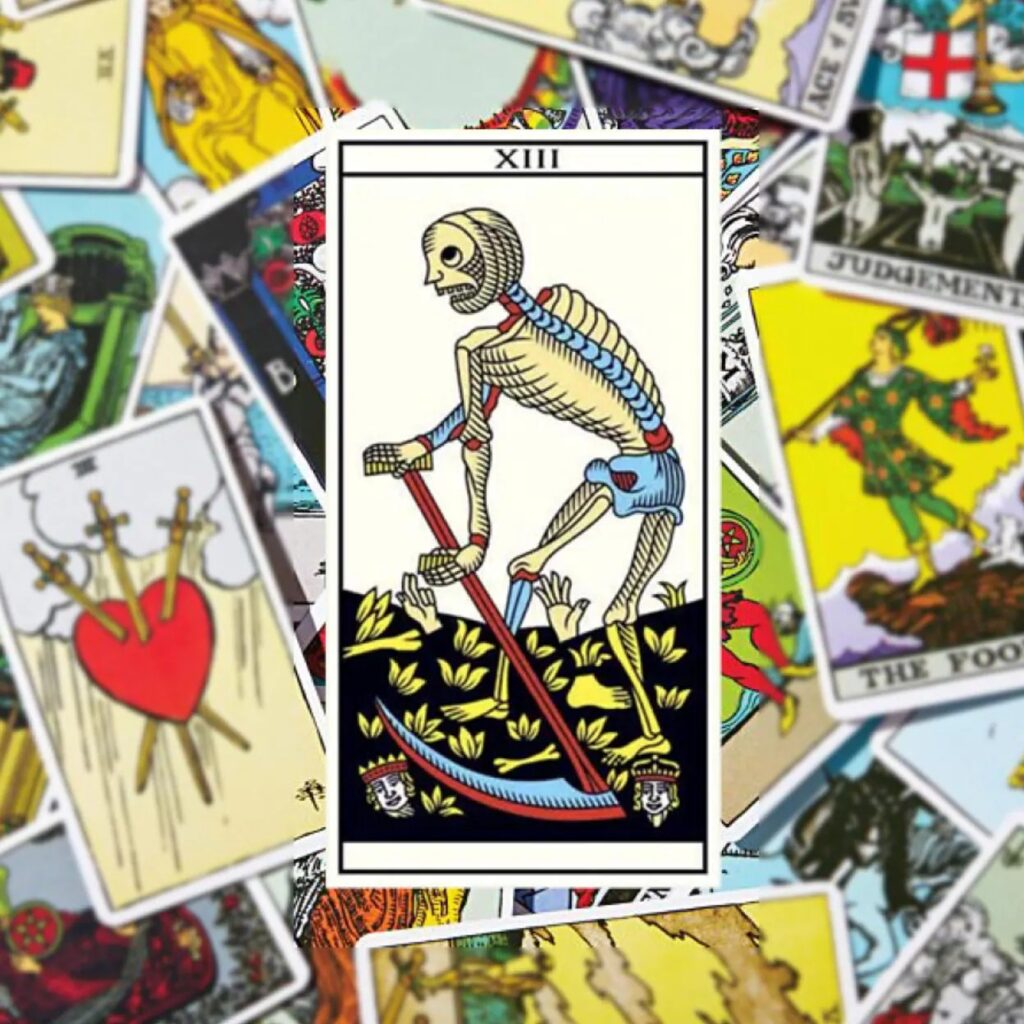 Mhoni VIdente lee tarot a Trump