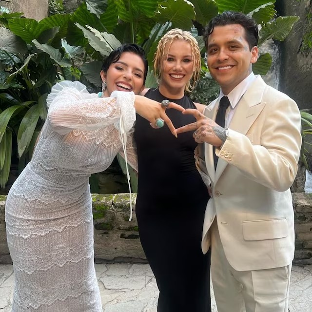 Mónica Corgan revela fotos de la boda de Ángela y Nodal