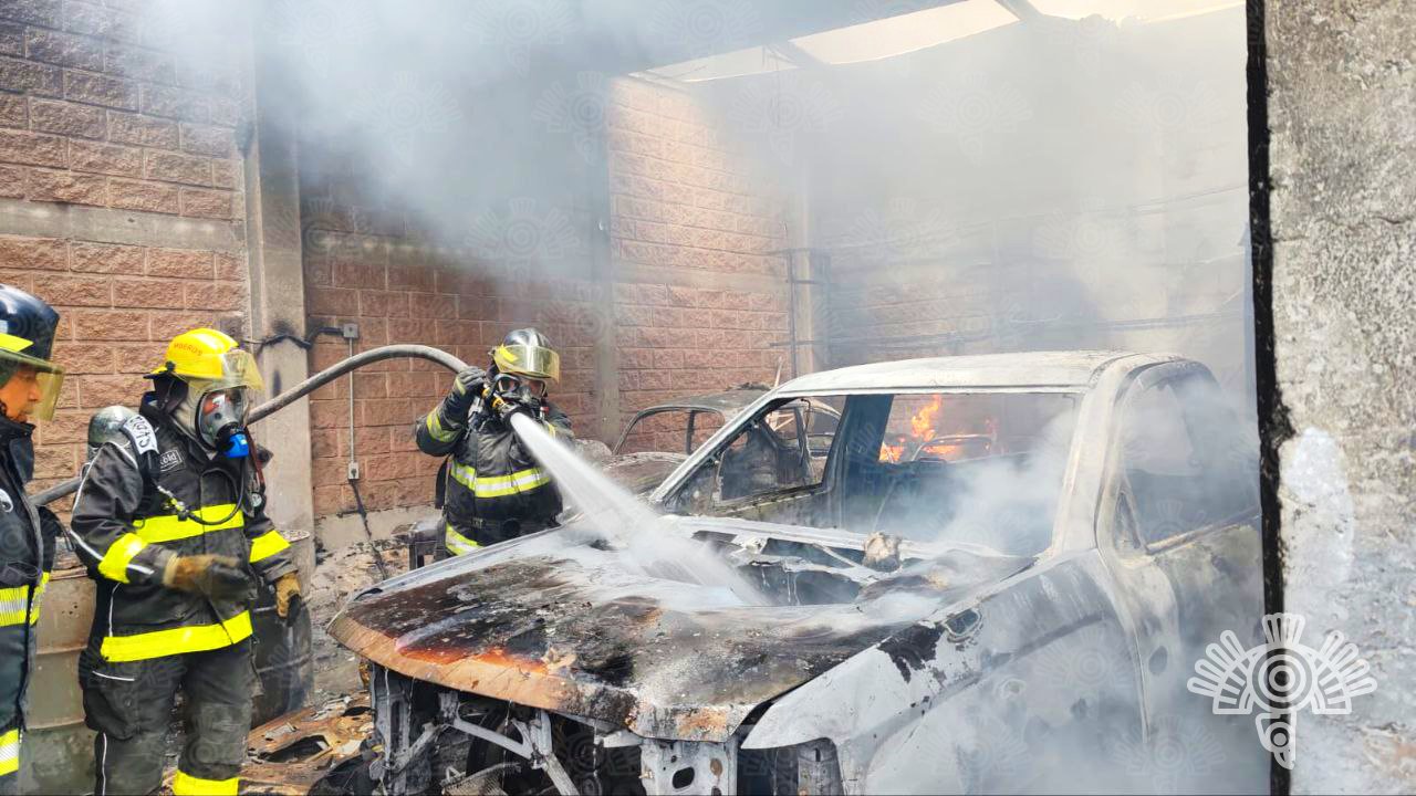 Videos del incendio en maderería de San Gregorio Atzompa
