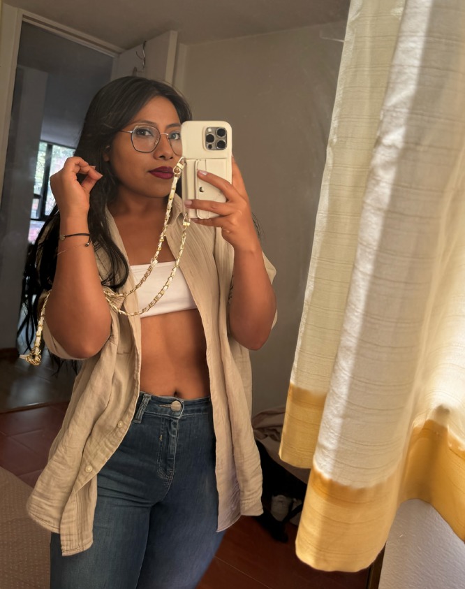 Yalitza Aparicio sorprende con abdomen