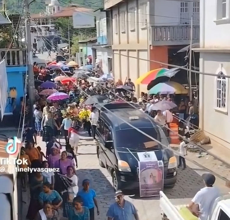 Dan último adiós a Débora Rebeca