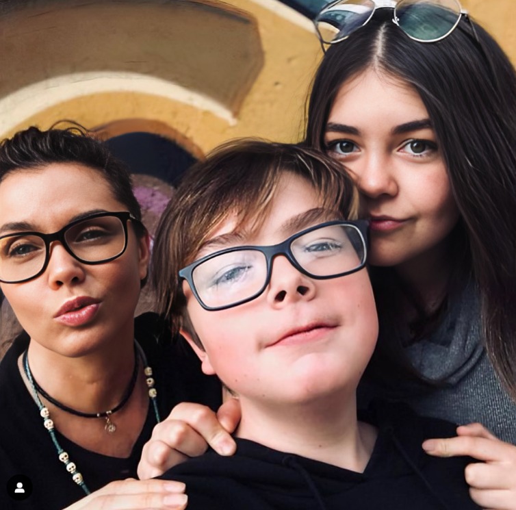 ¿Quienes son los hijos de la actriz Sabine Moussier?