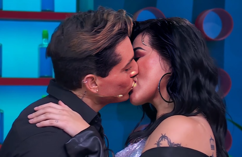 Así fue el beso de Gomita y Agustín Fernández