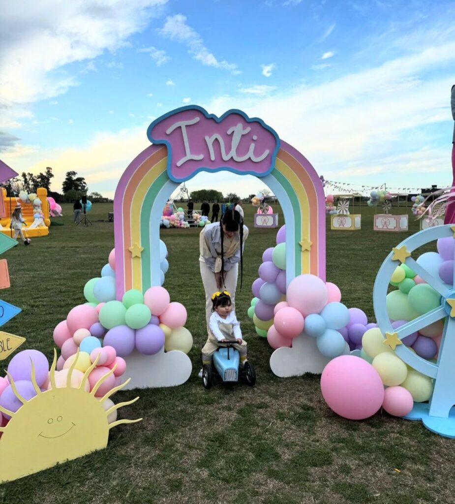 Cazzu corta a Nodal del video de cumpleaños de Inti