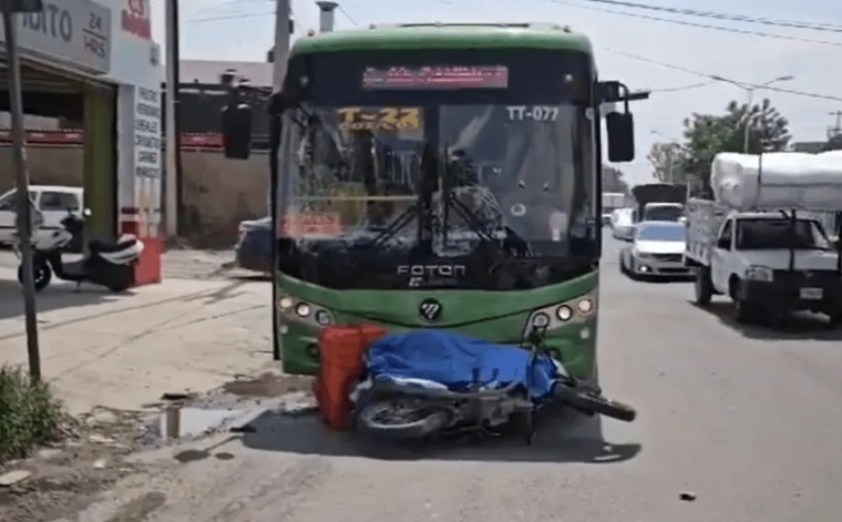 Tráiler aplasta a joven en Jalisco