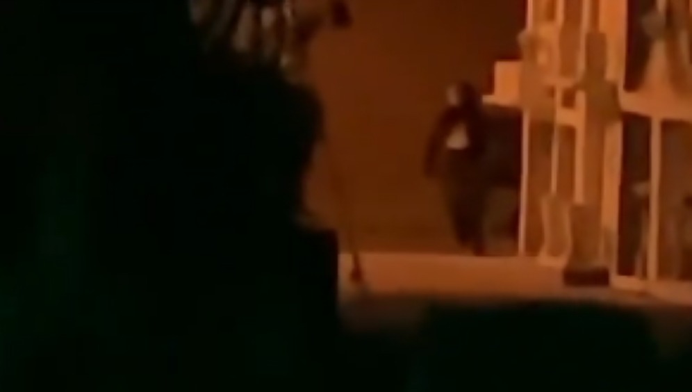 Captan a niña fantasma en video