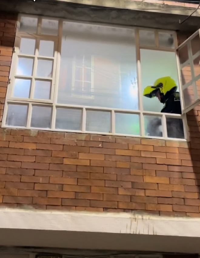 Joven graba momento en que policías hacen exorcismo